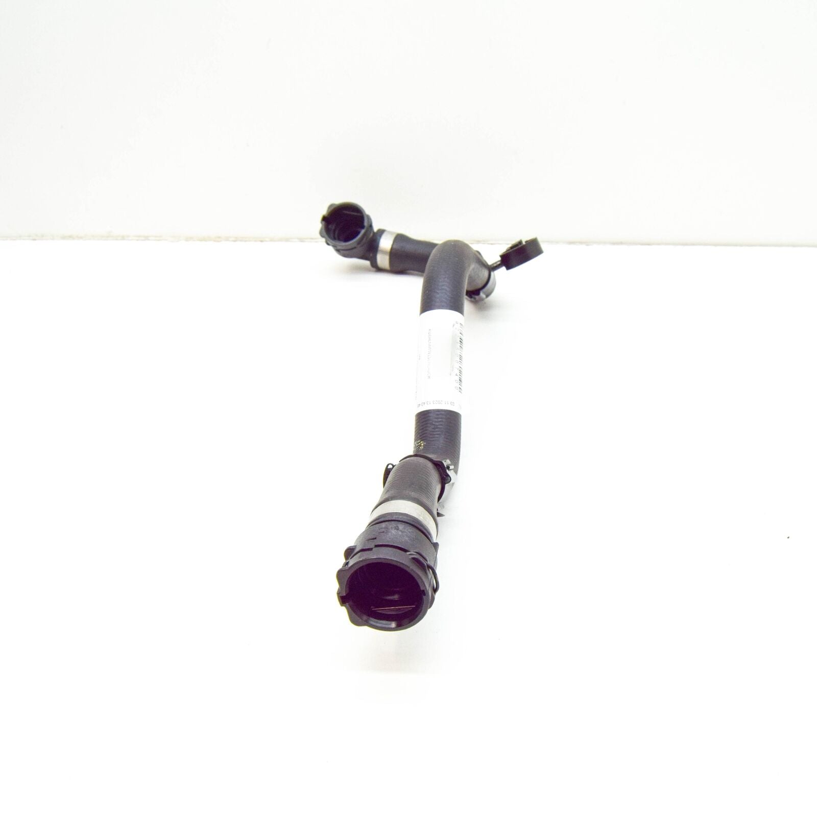 NEW MERCEDES-BENZ S W223 RIGHT SIDE WATER RADIATOR HOSE A2235007400 ORIGINAL