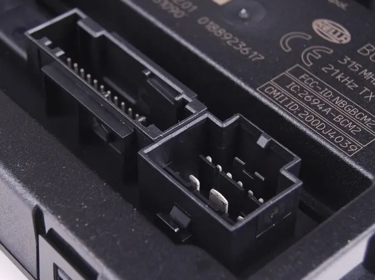 NEW AUDI A5 SPORTBACK 8T KEYLESS ENTRY CONTROL MODULE UNIT 8K0907064CS ORIGINAL