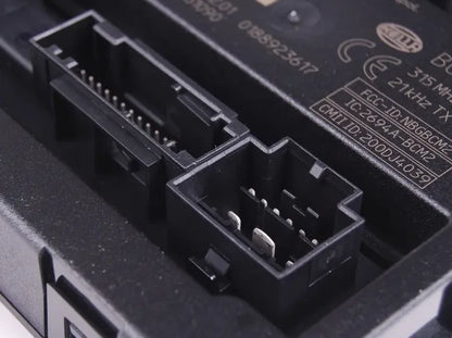 NEW AUDI A5 SPORTBACK 8T KEYLESS ENTRY CONTROL MODULE UNIT 8K0907064CS ORIGINAL