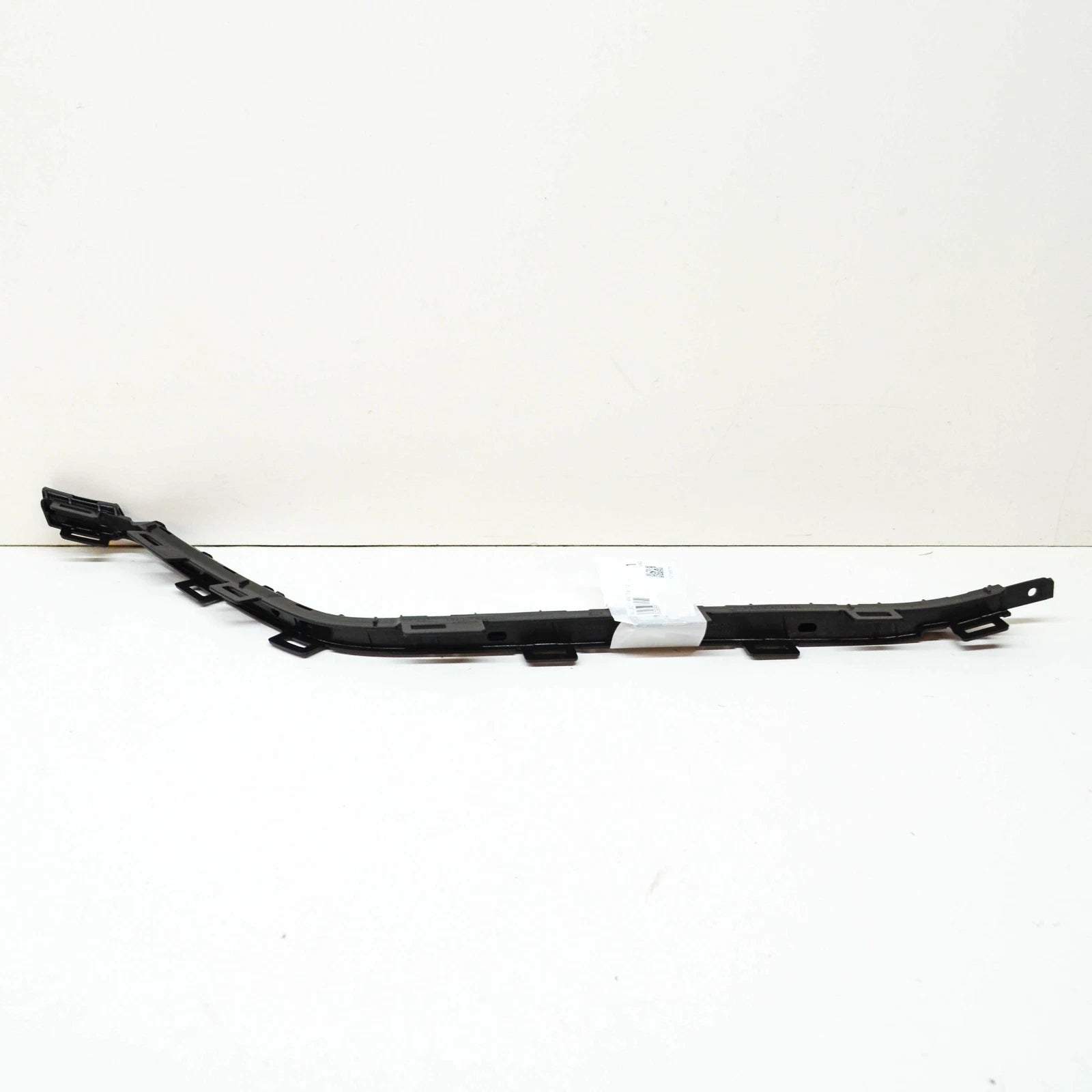 NEW VW PASSAT ALLTRACK B8 REAR LEFT BUMPER BRACKET GUIDE 3G9807355A ORIGINAL