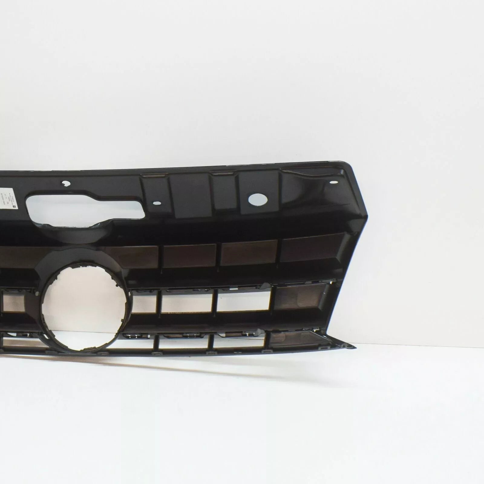 VOLKSWAGEN AMAROK FRONT CENTER RADIATOR GRILL BLACK 2HH8536539B9 NEW