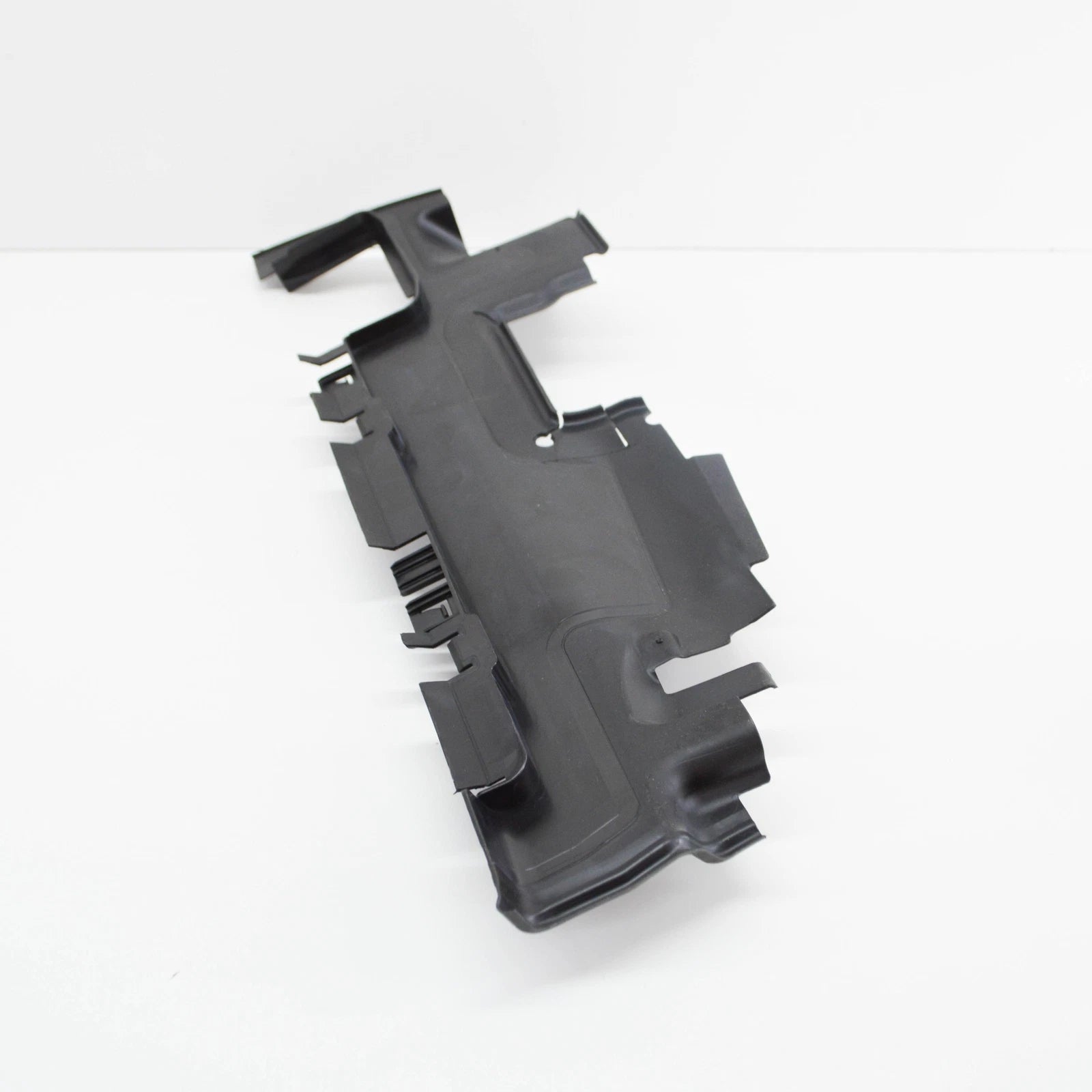 NEW AUDI Q3 8U RIGHT RADIATOR AIR GUIDE 8U0121284M ORIGINAL