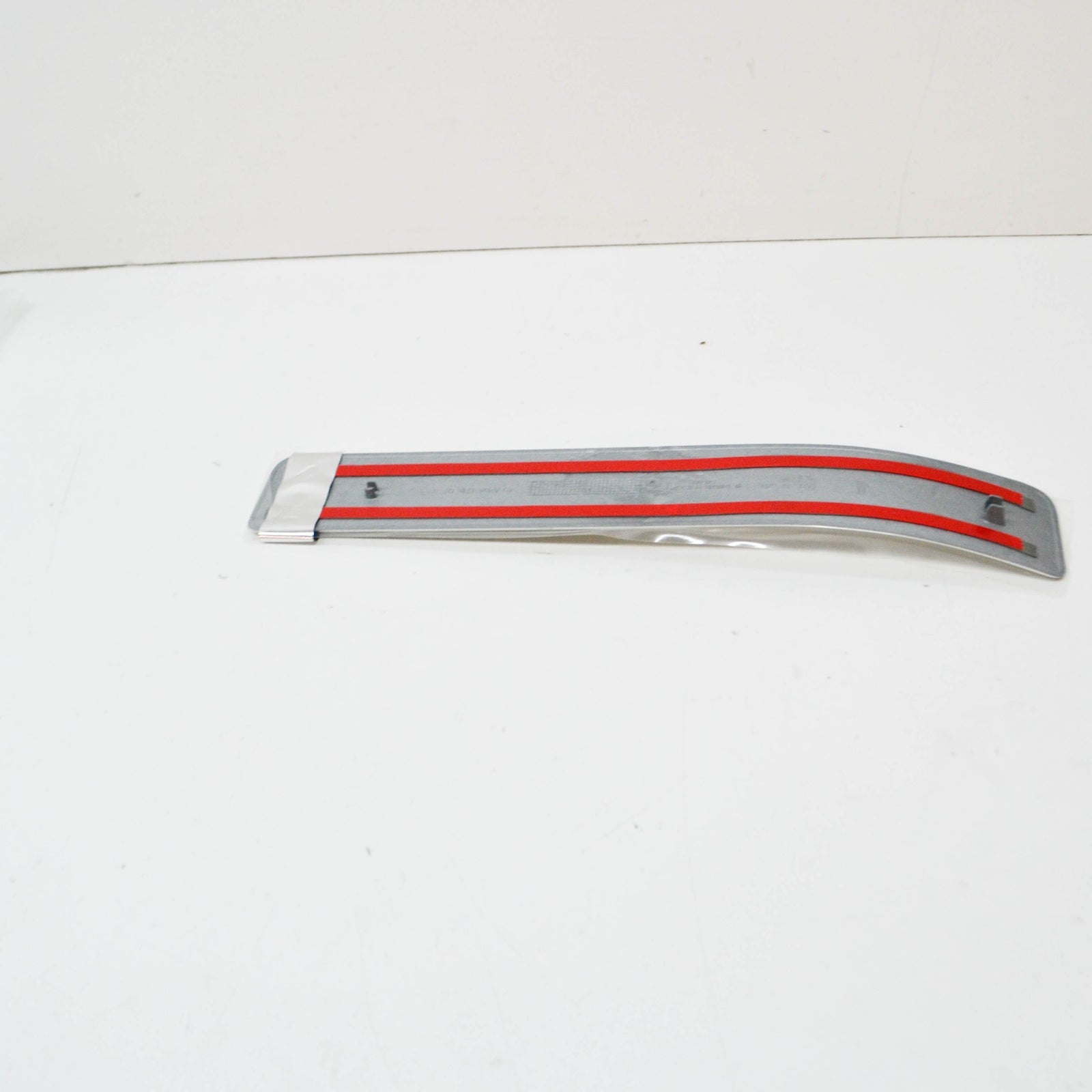 NEW MERCEDES-BENZ C W204 REAR LEFT OUTSIDE ENTRANCE RAIL A2046800335 ORIGINAL