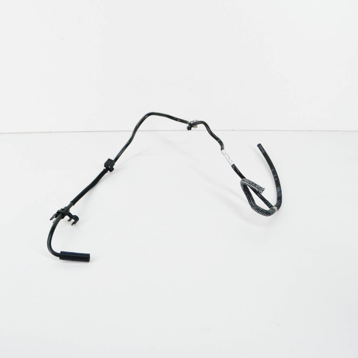 NEW MERCEDES-BENZ C W205 VACUUM LINE A1771400000 ORIGINAL