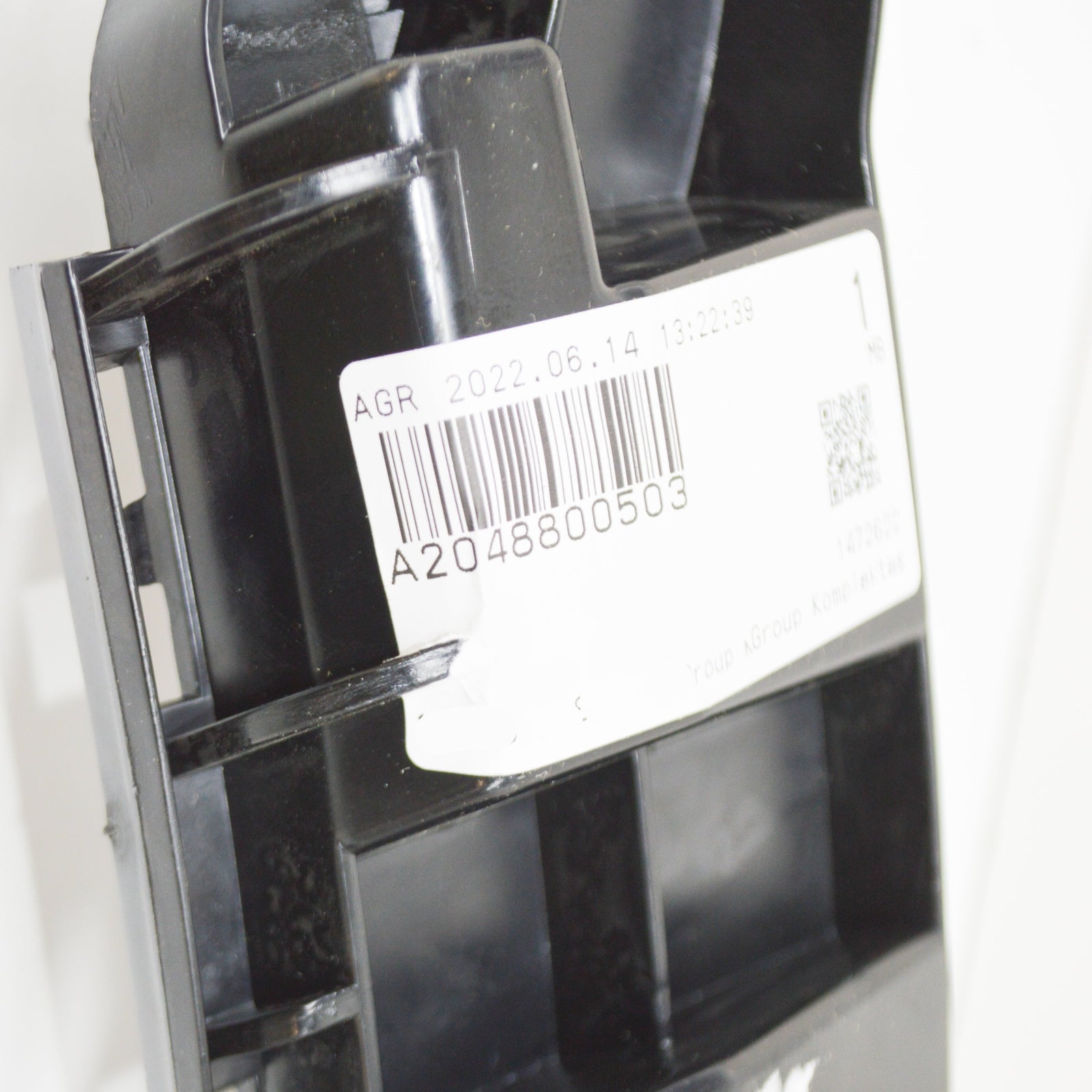 NEW MERCEDES-BENZ C W204 REAR BUMPER LEFT BASIC MOUNTING A2048800503 ORIGINAL