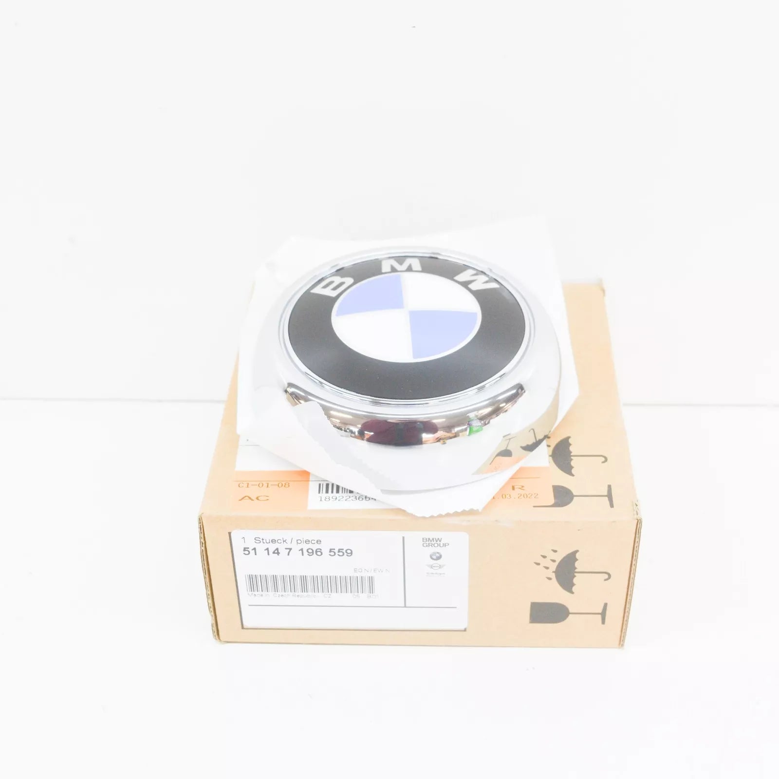 NEW BMW E71 E72 SAC TRUNK LID BMW EMBLEM BADGE LOGO SIGN 7196559 51147196559