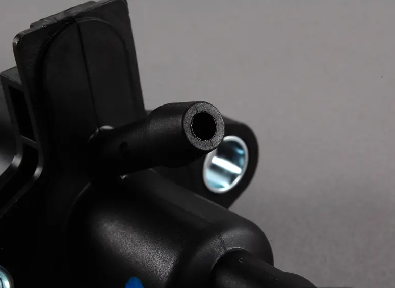 NEW VOLKSWAGEN BEETLE 1C CLUTCH MASTER CYLINDER LHD 1J1721388G ORIGINAL