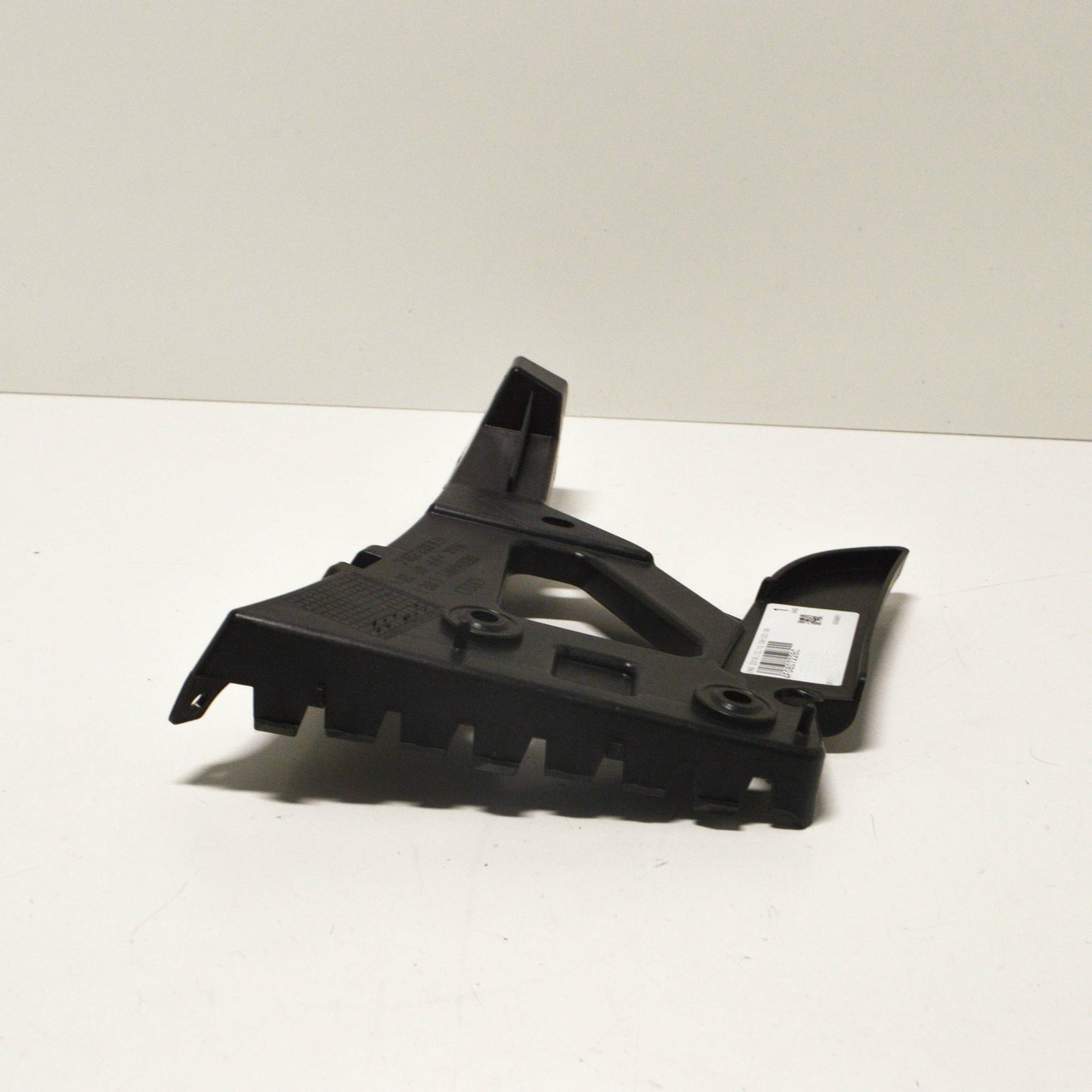 NEW AUDI A6 C6 FRONT BUMPER RIGHT BRACKET 4F0807228C 2008 ORIGINAL