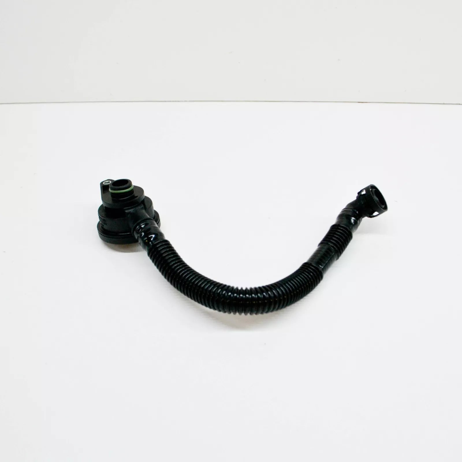 NEW AUDI RS4 AVANT QUATTRO B8 LEFT VENT HOSE 079103209CB ORIGINAL