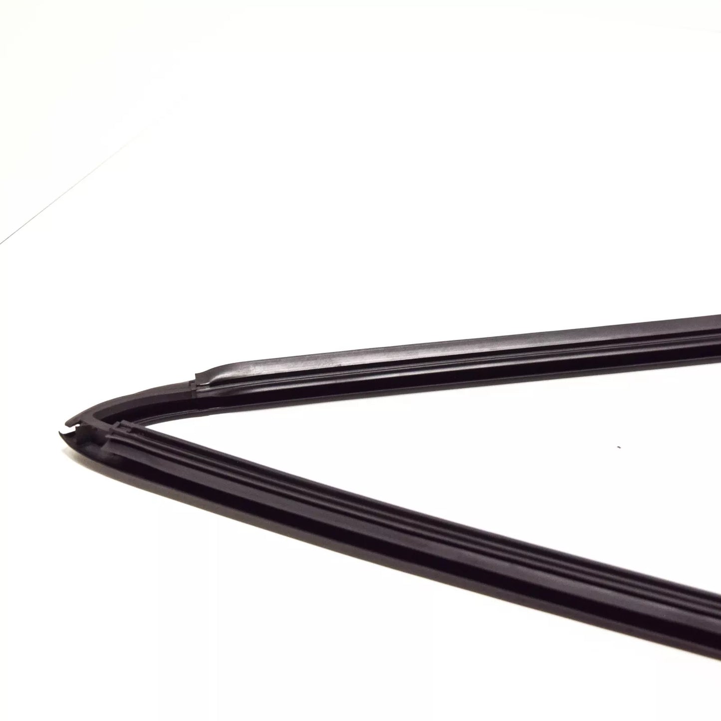 NEW BMW 5 E39 WINDSCREEN UPPER MOULDING TRIM 51318172745 8172745 ORIGINAL