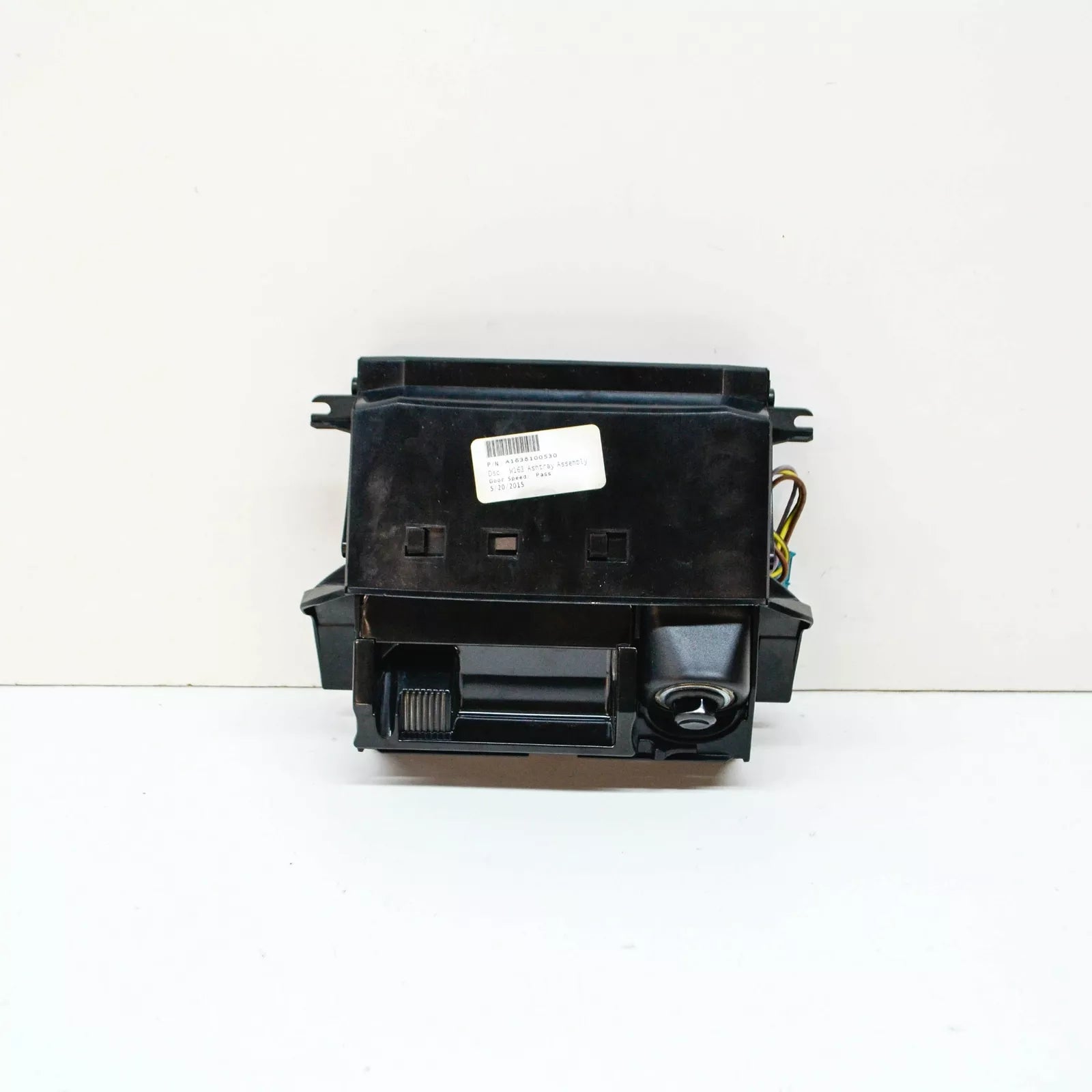 NEW MERCEDES-BENZ ML W163 FRONT CENTRAL ASHTRAY A1638100530