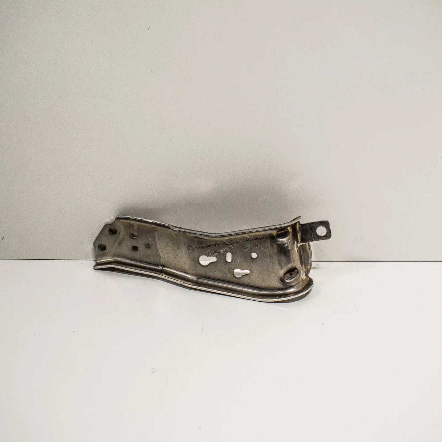 NEW BMW 2 F45 FRONT BUMPER LEFT VERTICAL STRUT 51117301585 7301585 2015 ORIGINAL