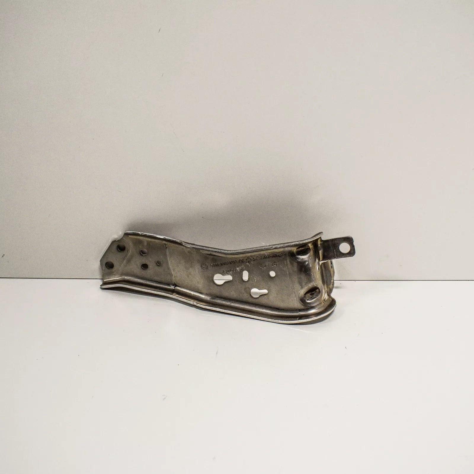 NEW BMW 2 F45 FRONT BUMPER LEFT VERTICAL STRUT 51117301585 7301585 2015 ORIGINAL