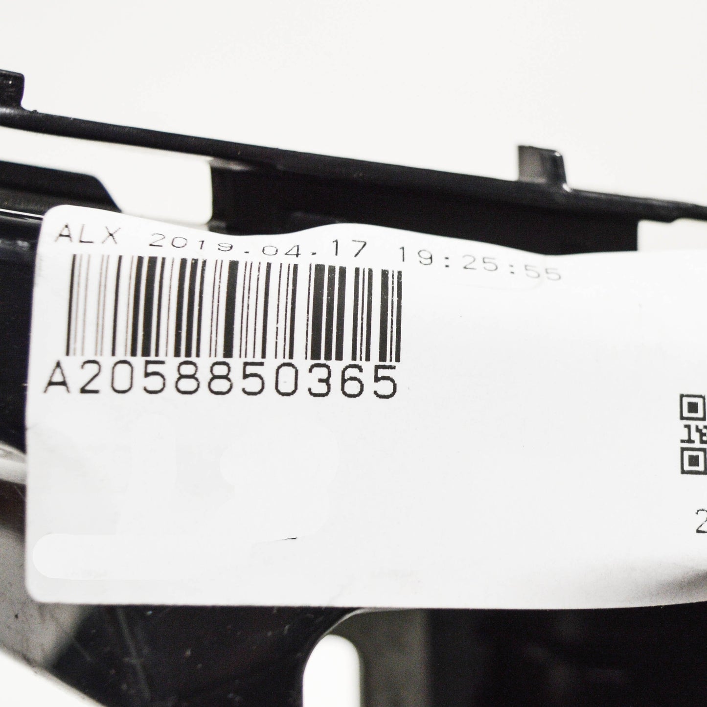 NEW MERCEDES BENZ C W205 REAR BUMPER LEFT BRACKET HOLDER A2058850365 ORIGINAL