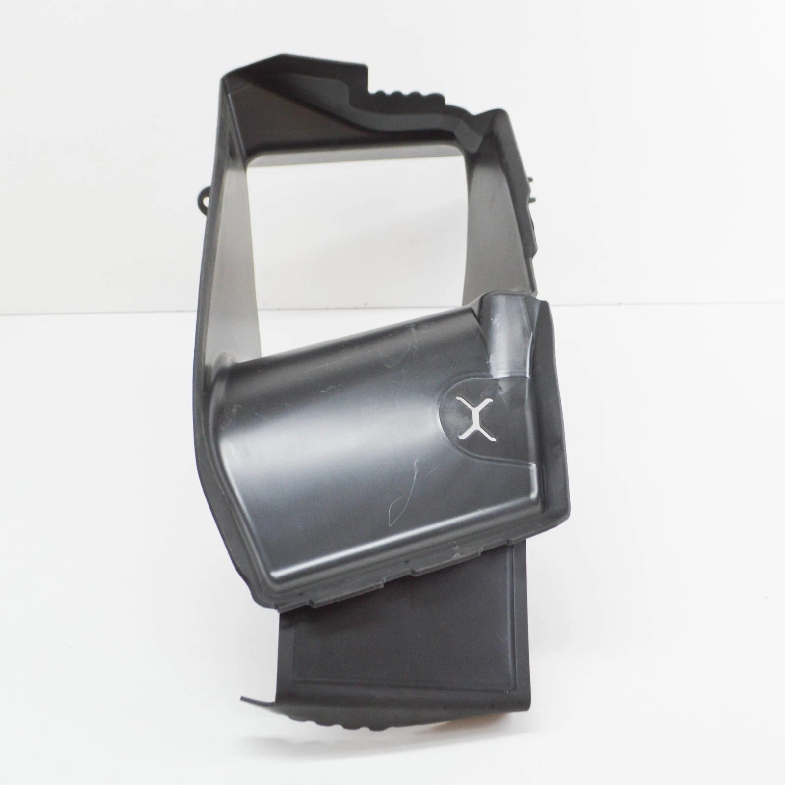 NEW AUDI TTRS 8J RIGHT OUTER AIR DUCT 8J0121673 ORIGINAL