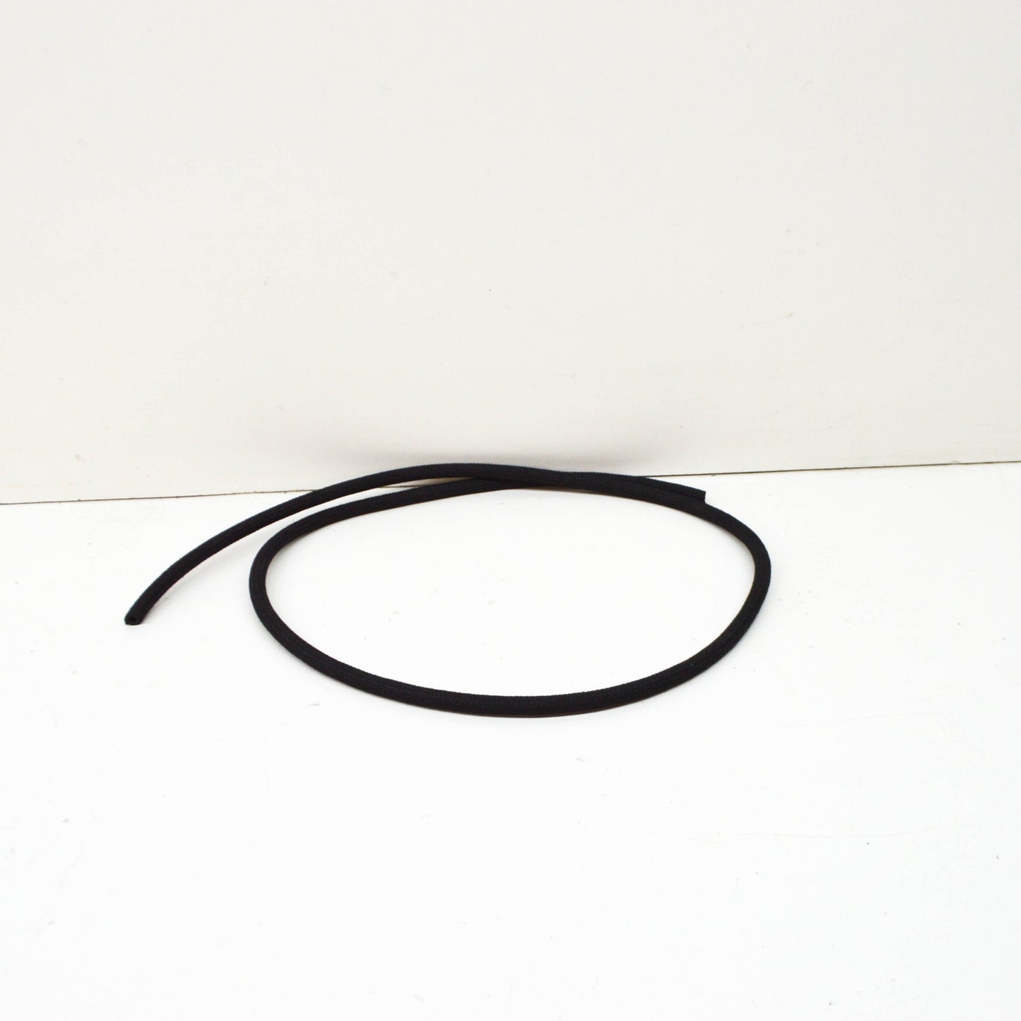 new bmw e38 e39 e46 e53 e60 e61 black vacuum hose 7797129 11747797129 original