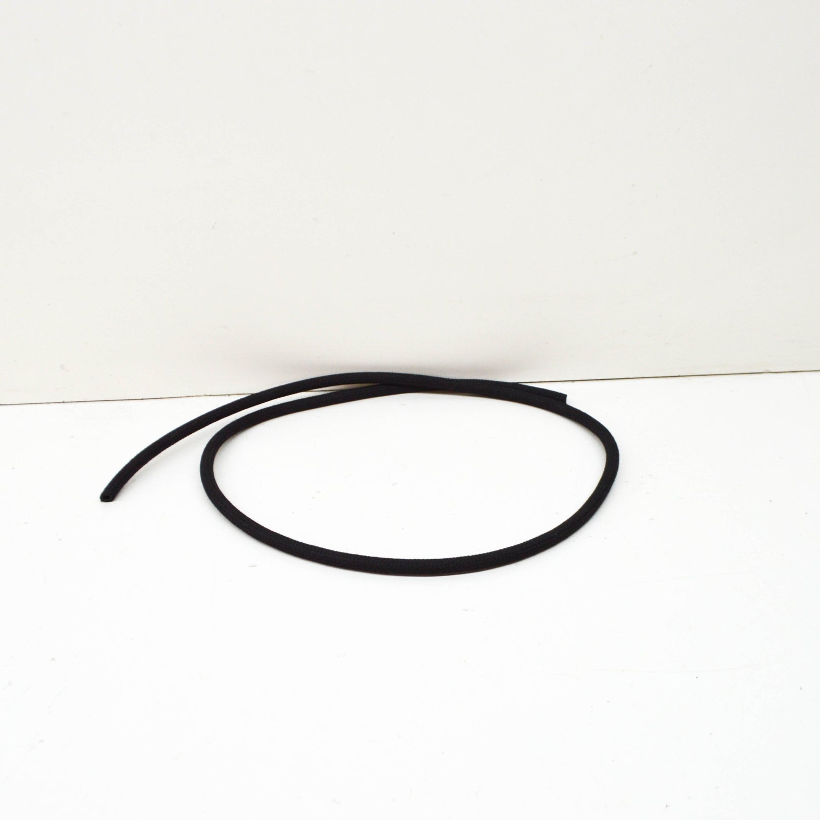 new bmw e38 e39 e46 e53 e60 e61 black vacuum hose 7797129 11747797129 original