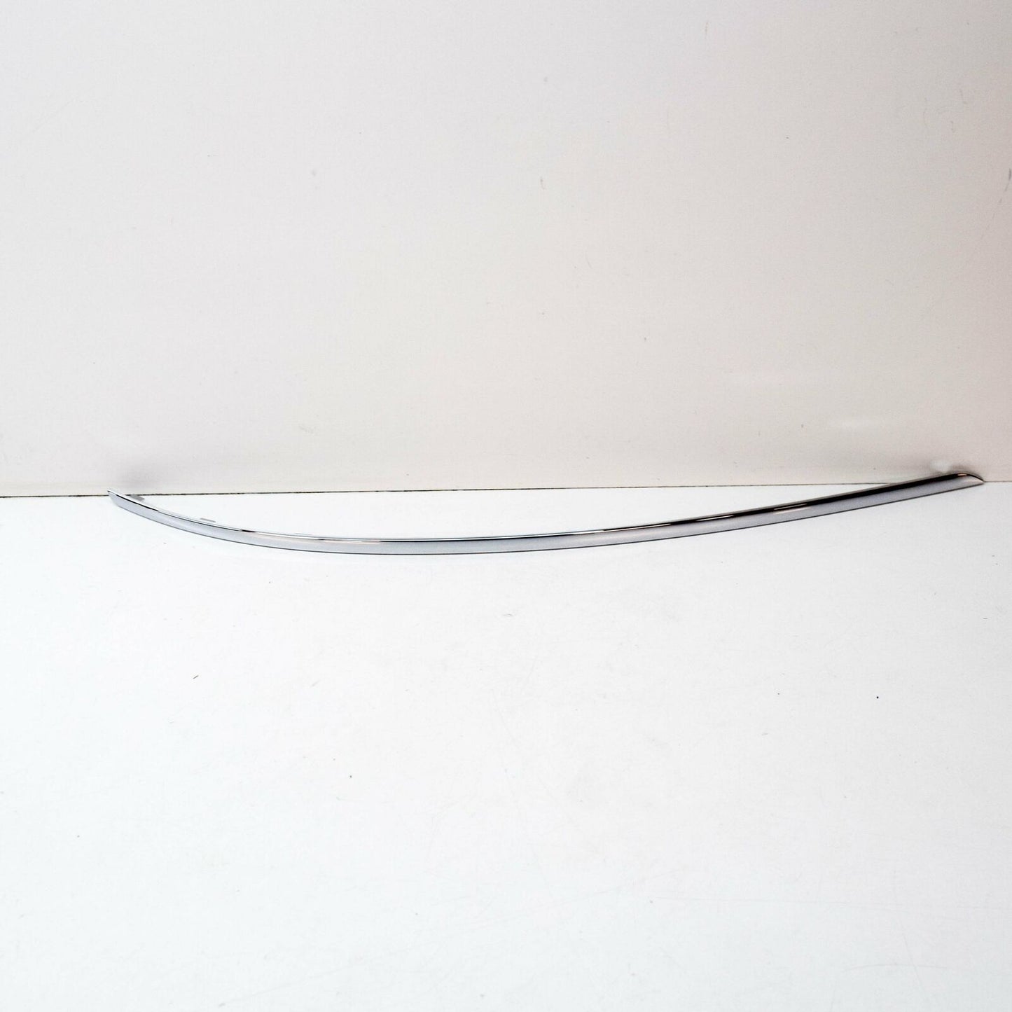 NEW MERCEDES-BENZ C-CLASS W204 REAR BUMPER RIGHT MOLDING A2048851021 ORIGINAL