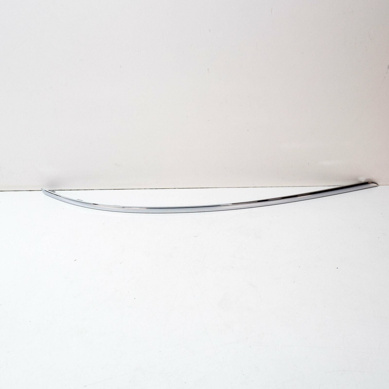 NEW MERCEDES-BENZ C-CLASS W204 REAR BUMPER RIGHT MOLDING A2048851021 ORIGINAL
