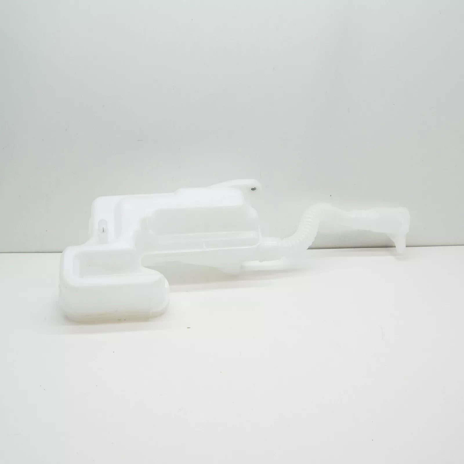 NEW VOLKSWAGEN T-CROSS C11 WINDOW WASHER TANK RESERVOIR 2GM955453C ORIGINAL