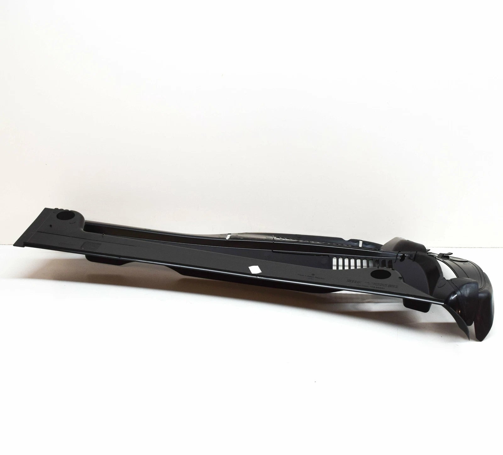 NEW VOLKSWAGEN TOUAREG 7P LEFT COWL WATER DEFLECTOR LHD 7P6819401B