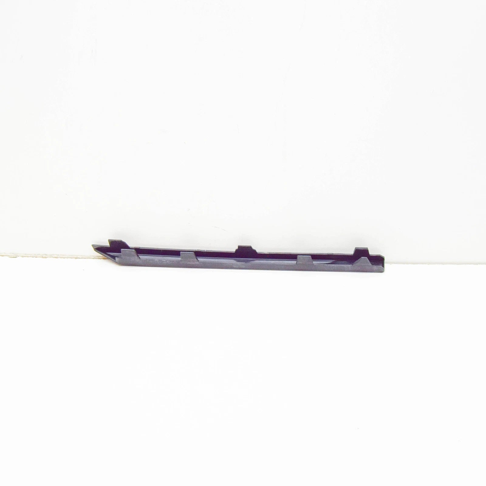 NEW VOLKSWAGEN TERAMONT REAR LEFT BUMPER MOLDING 3CN853841B9B9 ORIGINAL