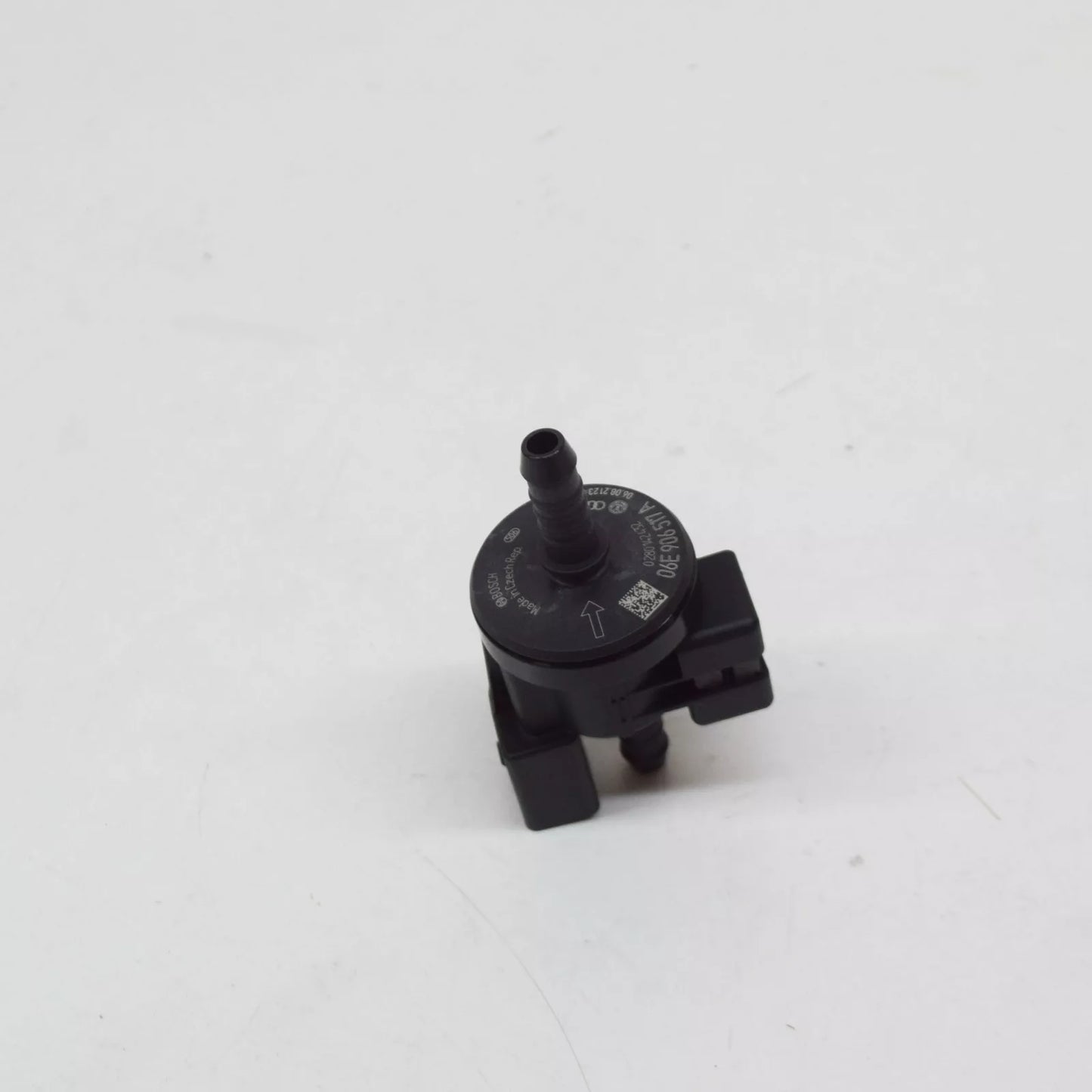 NEW AUDI A4 B7 CANISTER PURGE SOLENOID VENT VALVE 06E906517A 2.0TFSI