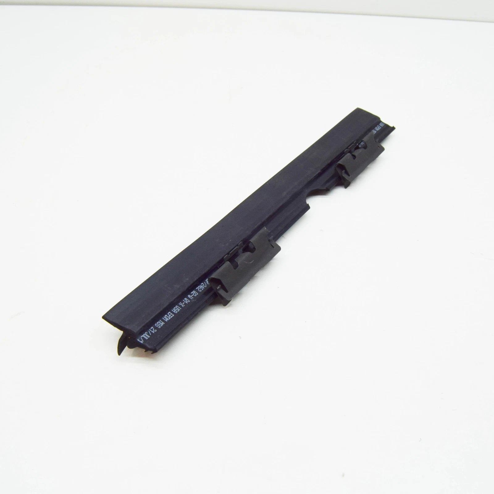 NEW MERCEDES-BENZ ML W166 INSIDE REAR RIGHT SEALING RAIL A1667300224 ORIGINAL