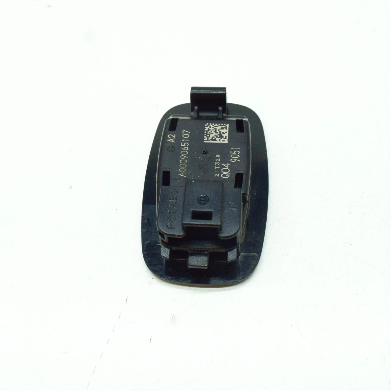 NEW MB C W205 INTERIOR INSTRUMENT PANEL LIGHTING A00090651079051 ORIGINAL