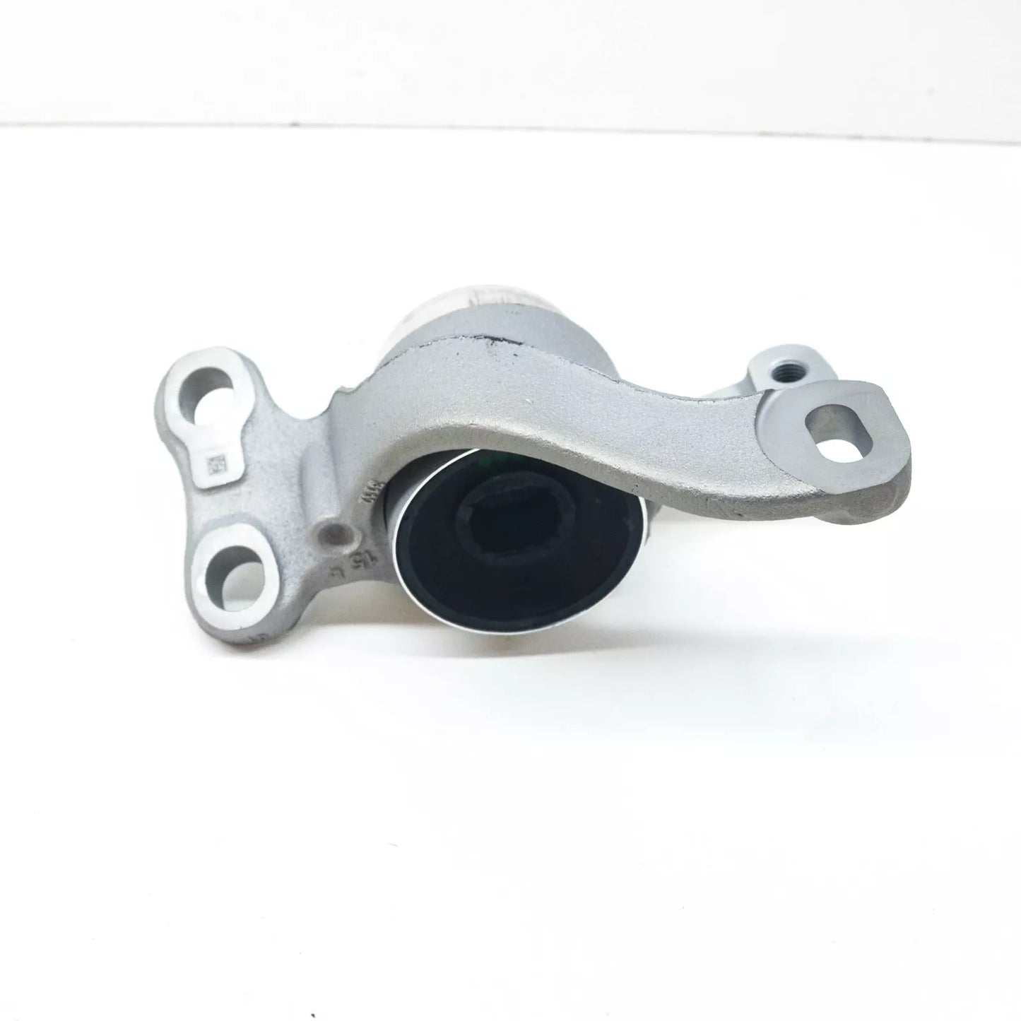 NEW BMW 1 F40 FRONT LEFT SUSPENSION CONTROL ARM BRACKET 31128831645 ORIGINAL