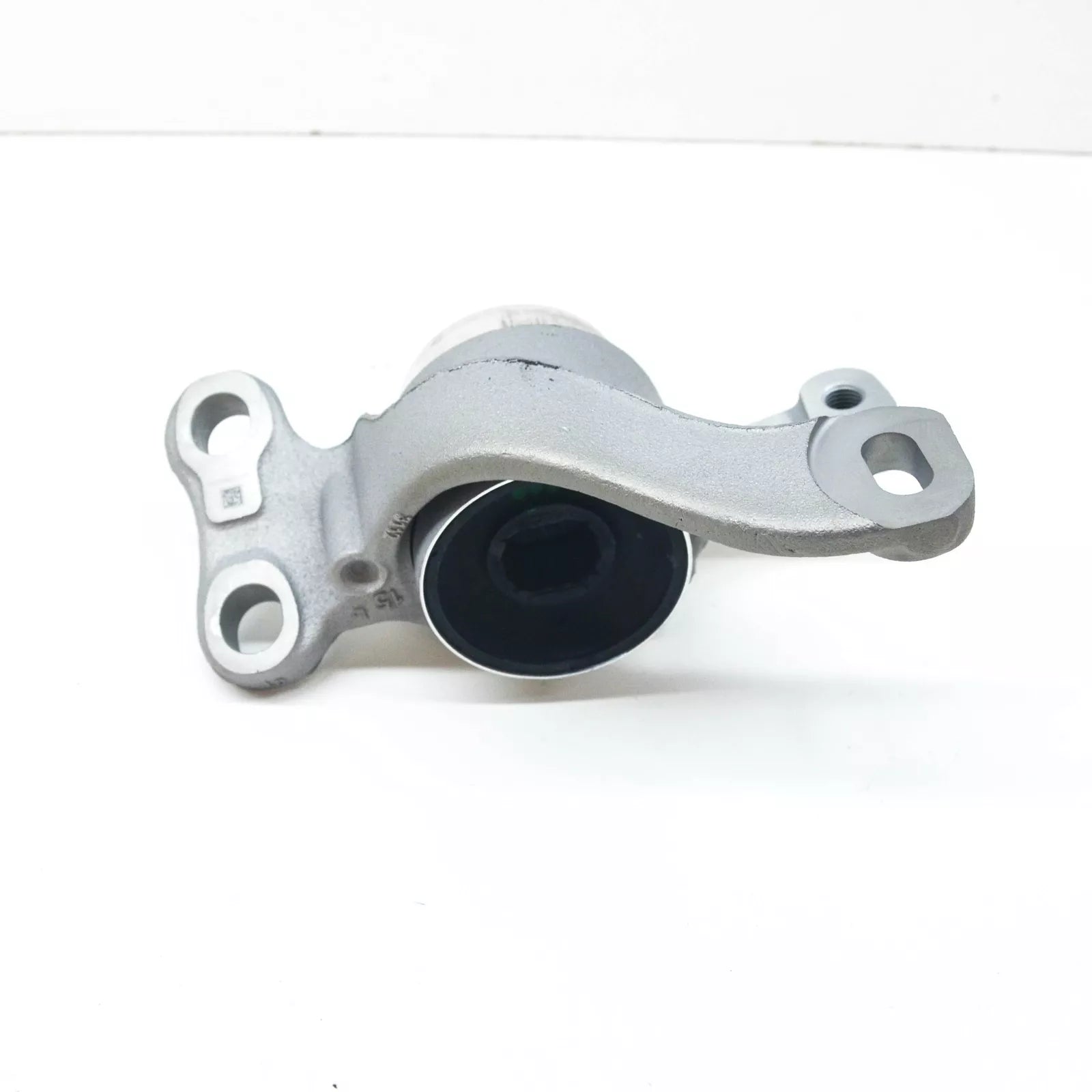 NEW BMW 1 F40 FRONT LEFT SUSPENSION CONTROL ARM BRACKET 31128831645 ORIGINAL