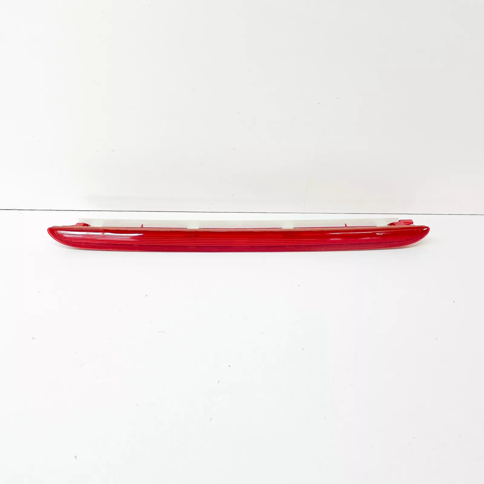 NEW VOLKSWAGEN AMAROK ADDITIONAL BRAKE STOP LIGHT 7P6945087B