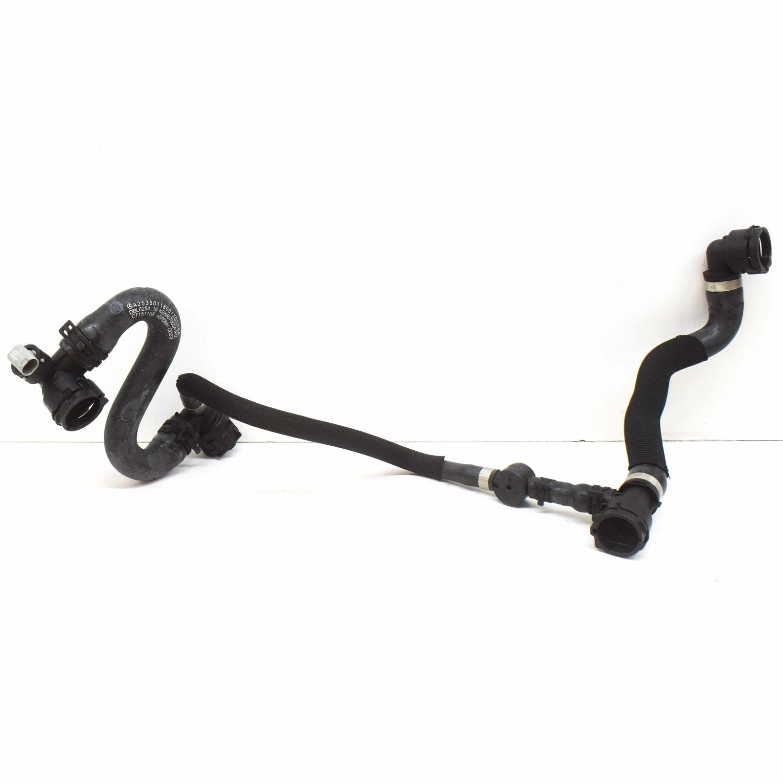 NEW MB E W213 RIGHT LOWER COOLANT RADIATOR LOWER WATER HOSE A2535011800 ORIGINAL