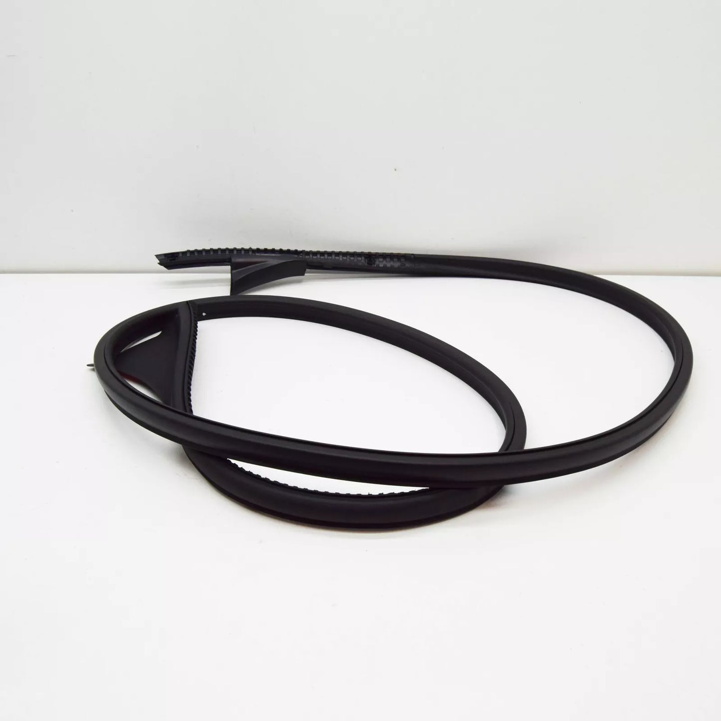 NEW MERCEDES-BENZ CLA COUPE C118 RIGHT ROOF SEAL A1186730600 ORIGINAL