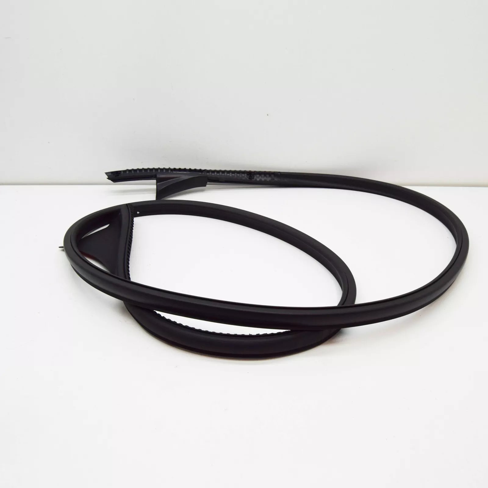 NEW MERCEDES-BENZ CLA COUPE C118 RIGHT ROOF SEAL A1186730600 ORIGINAL