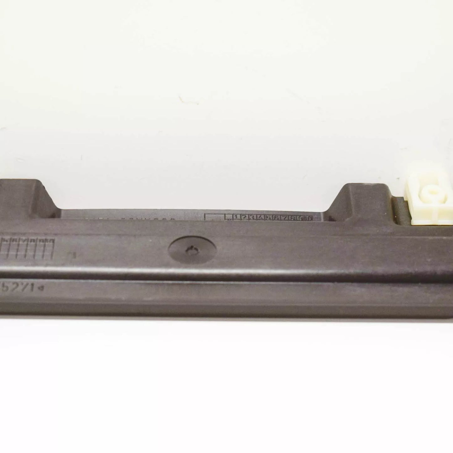 NEW BMW 8 G15 UNDER BONNET SCREEN ADAPTER M 51758075271 ORIGINAL