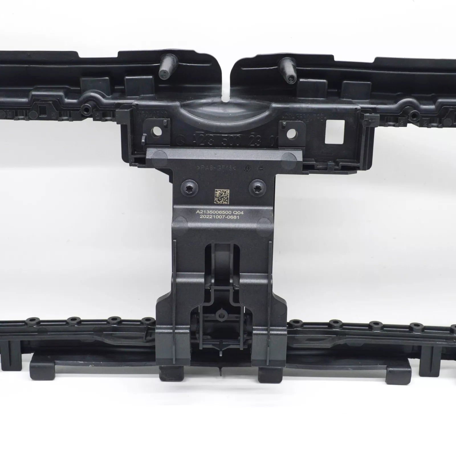 NEW MERCEDES-BENZ CLS C257 RADIATOR FRONT AIR DUCT SEGMENT A2135006500 ORIGINAL