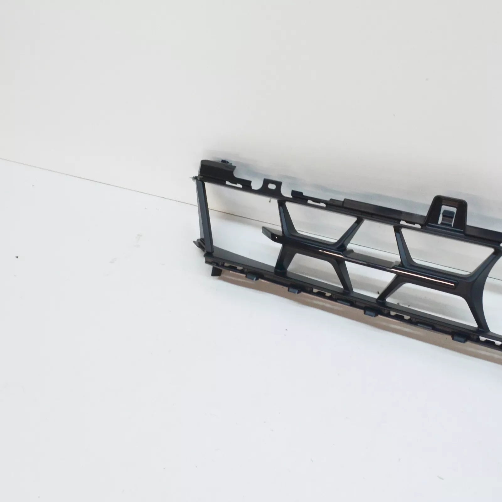 NEW BMW X6G06 FRONT CENTER LOWER BUMPER GRILLE 7446164 51117446164 ORIGINAL