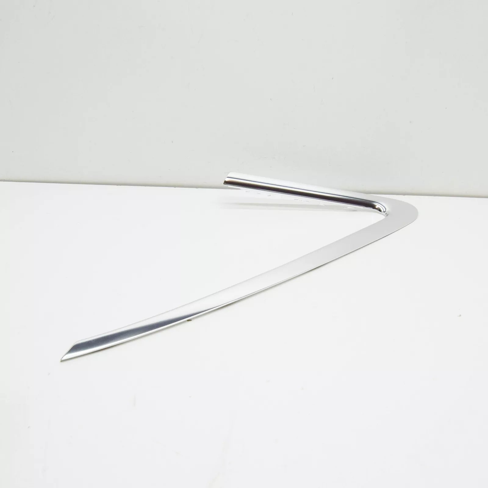 NEW AUDI A4 B9 REAR RIGHT SIDE WINDOW TRIM STRIP 8W58533462ZZ ORIGINAL