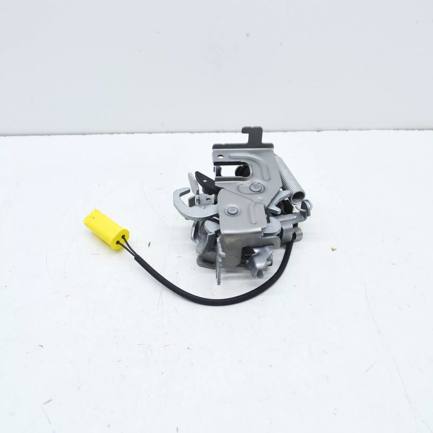 NEW BMW 1 F40 FRONT BONNET HOOD LID LOCK 51237468350 7468350 ORIGINAL