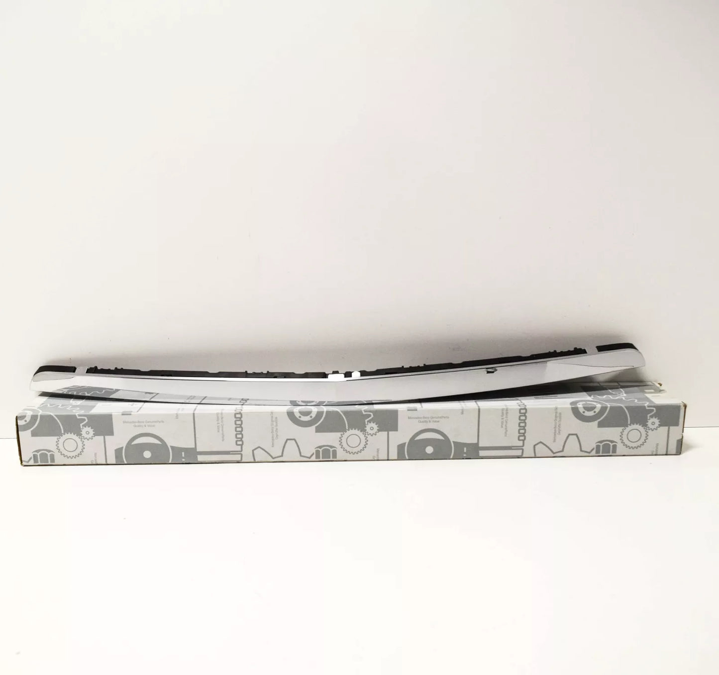 NEW MB A CLASS W169 FRONT GRILLE TOP PANELING CHROME TRIM A1698800383