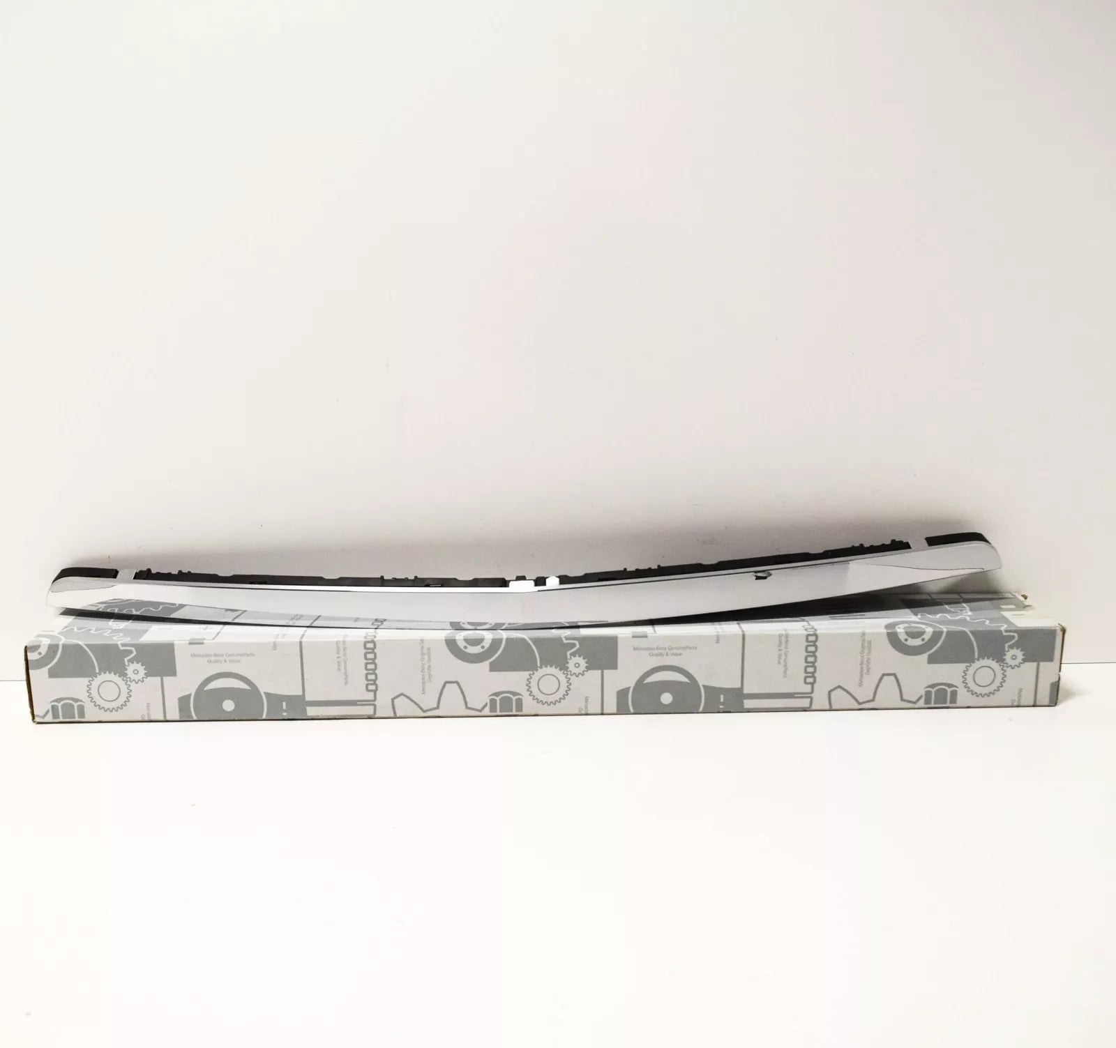 NEW MB A CLASS W169 FRONT GRILLE TOP PANELING CHROME TRIM A1698800383