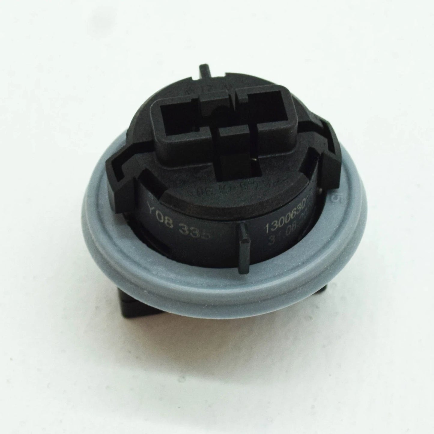 NEW BMW 2 F23 REAR TAIL LIGHT BULB HOLDER SOCKET 7489381 63217489381 ORIGINAL