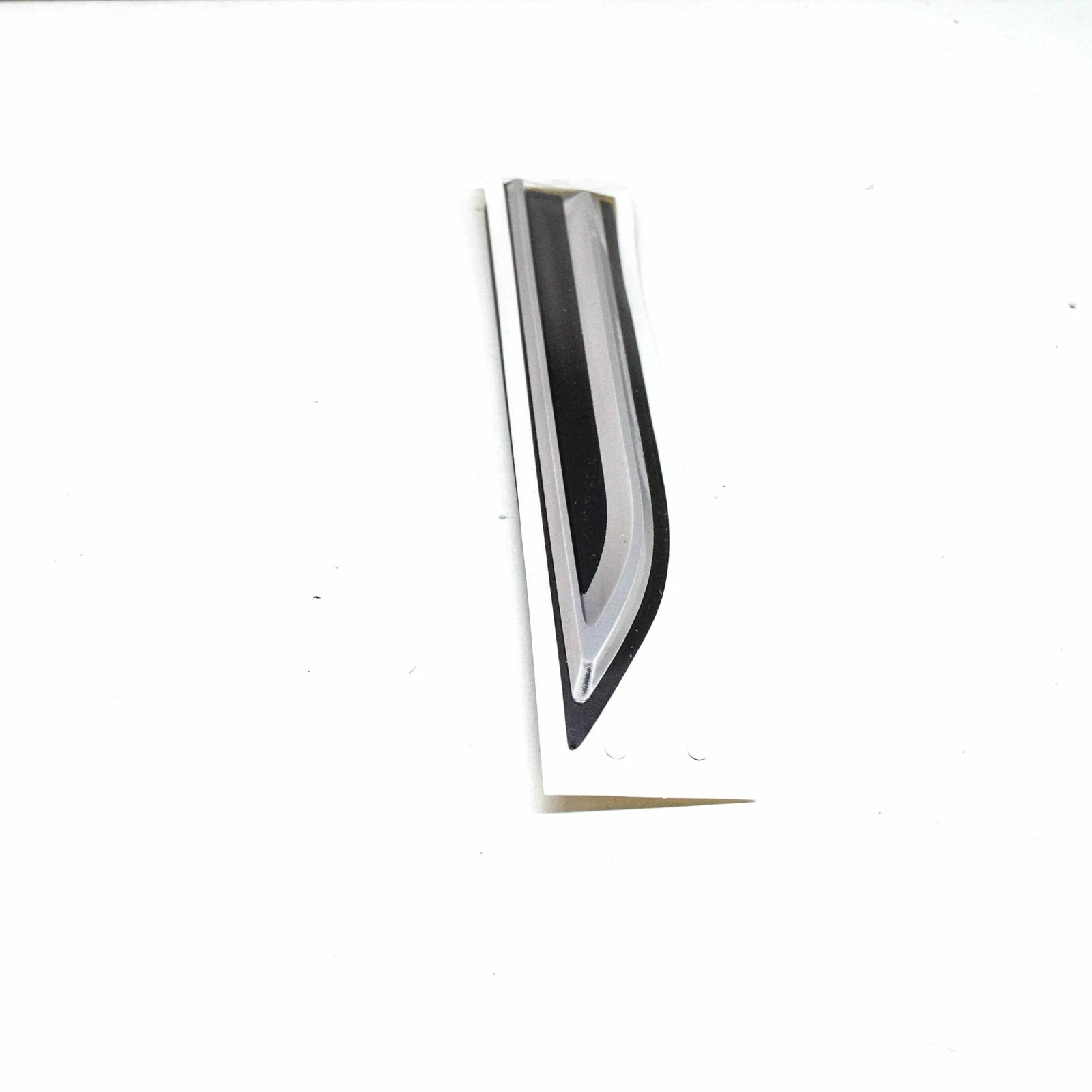 NEW VOLKSWAGEN ARTEON FRONT LEFT WING EMBLEM BADGE 3G8853689DPJ