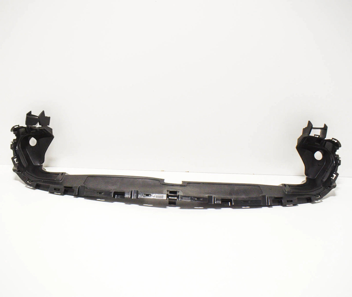 NEW MERCEDES BENZ C W205 FRONT GRILLE AIR DUCT BRACKET A2055051830