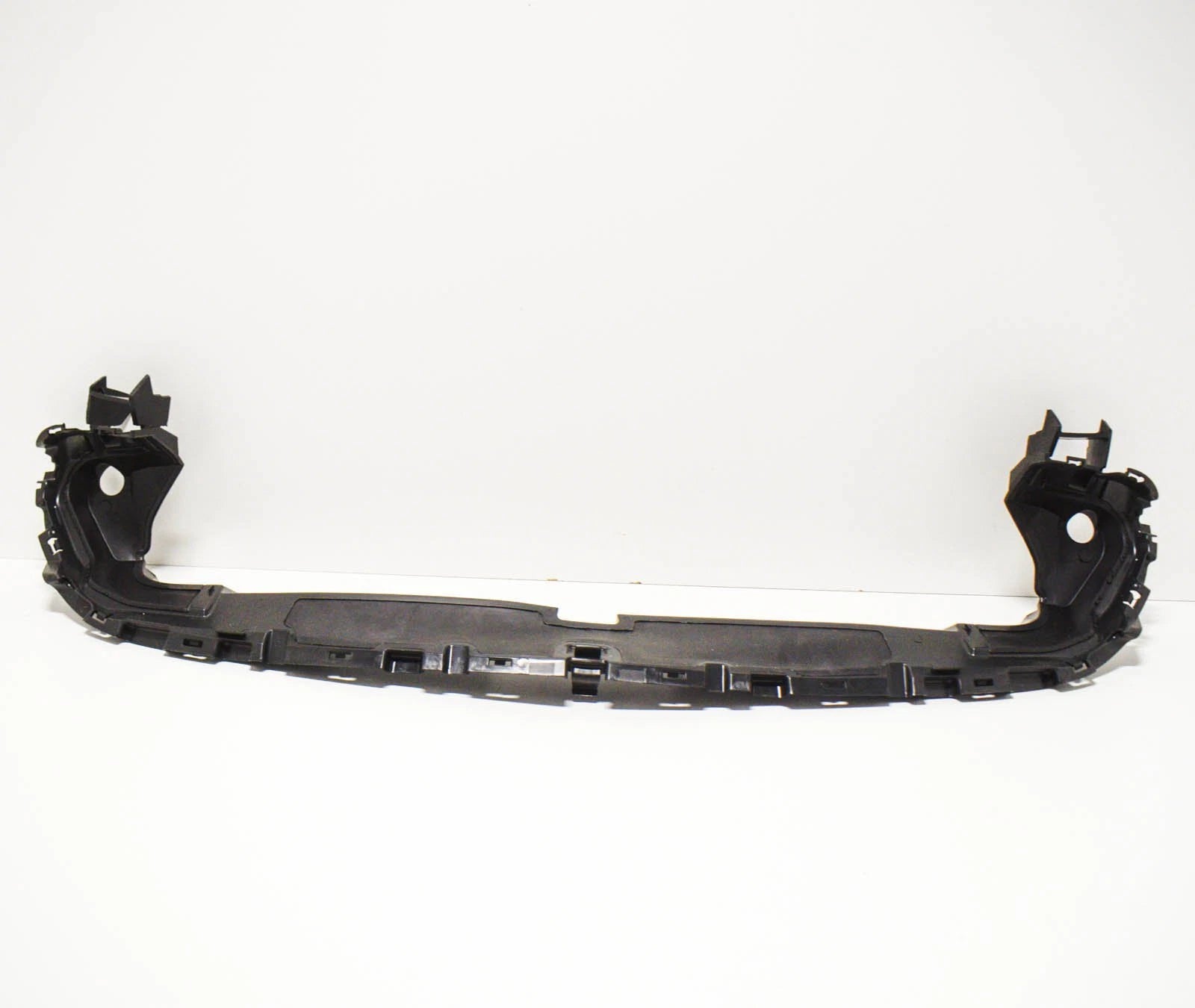 NEW MERCEDES BENZ C W205 FRONT GRILLE AIR DUCT BRACKET A2055051830