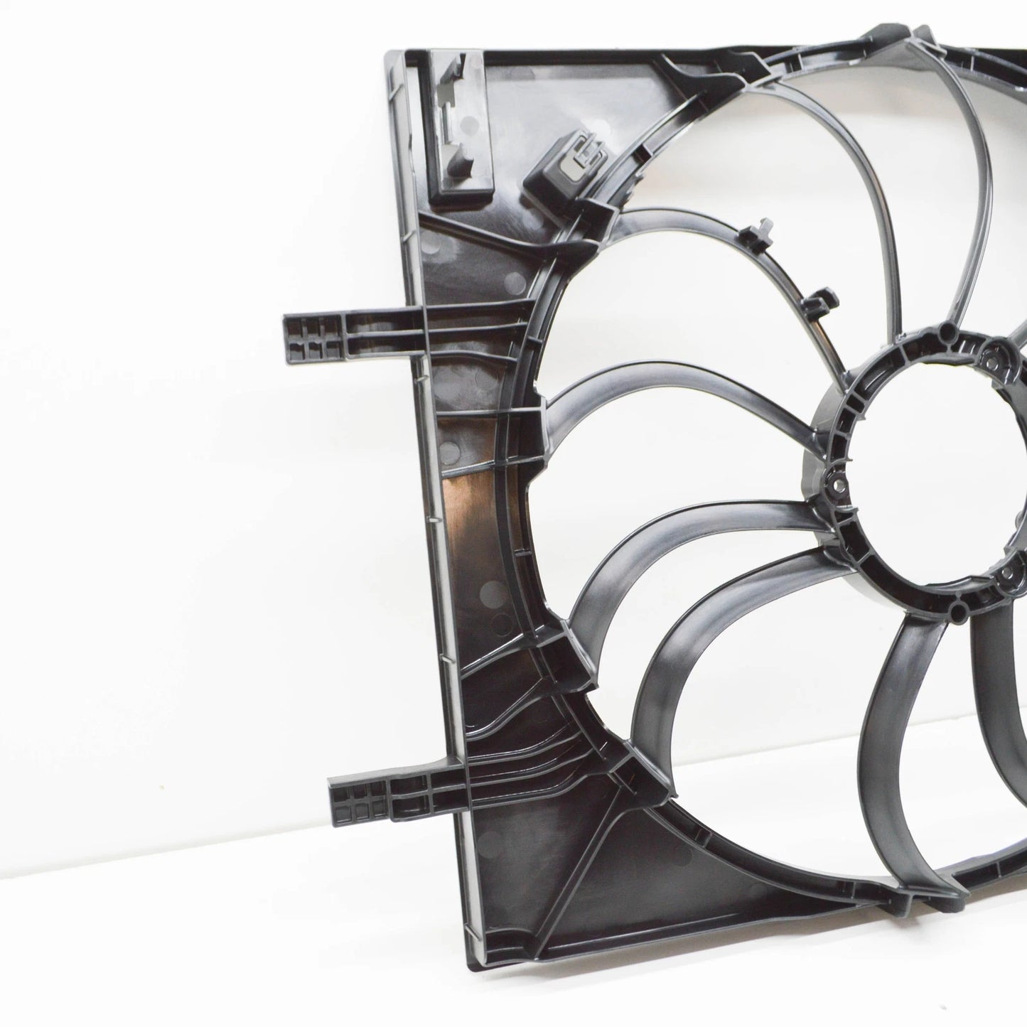 NEW VOLKSWAGEN ID.4 E21 ENGINE COOLING FAN RADIATOR TRIM 1EA121205A 2021