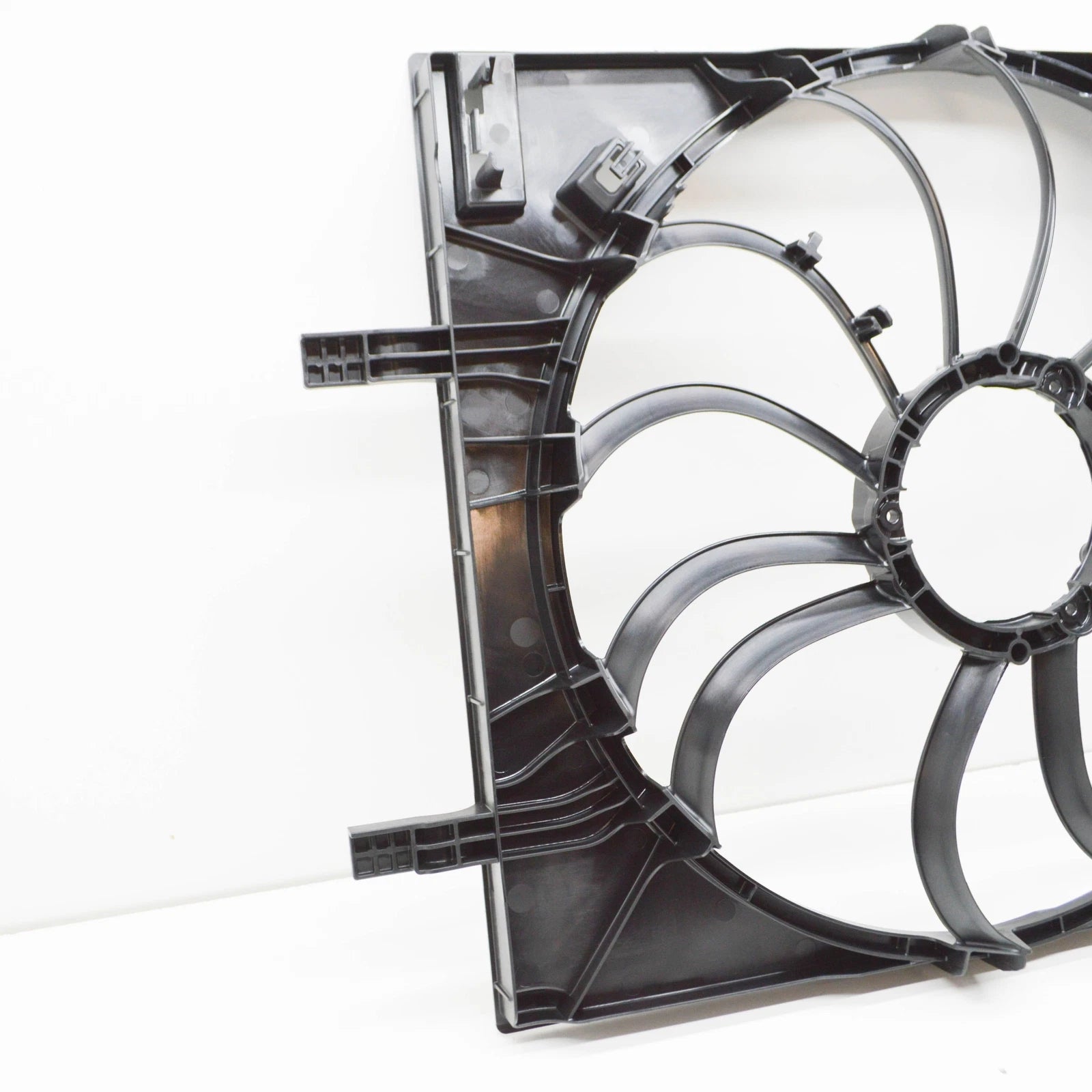 NEW VOLKSWAGEN ID.4 E21 ENGINE COOLING FAN RADIATOR TRIM 1EA121205A 2021