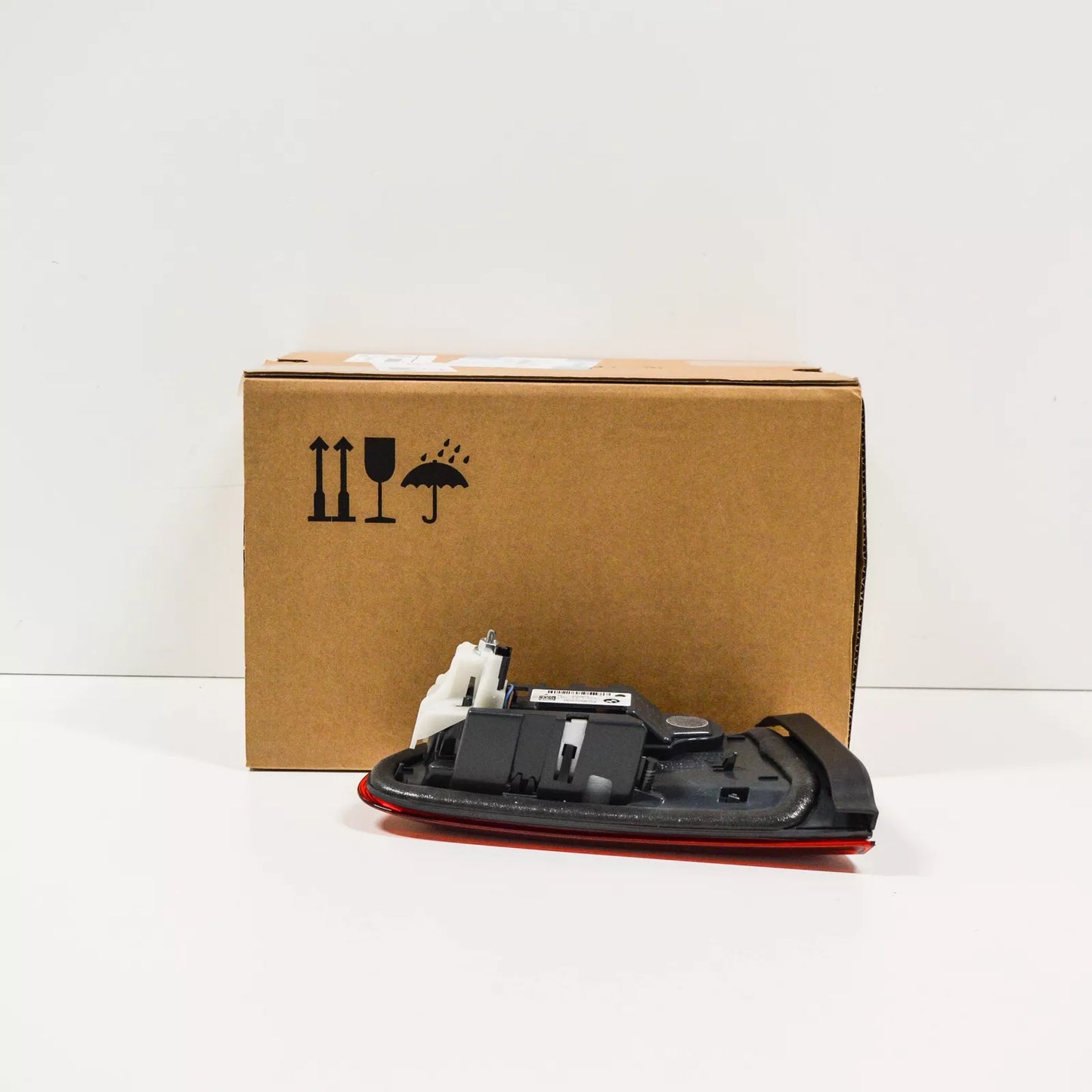 NEW BMW 1 F20 M REAR TRUNK LID RIGHT TAILLIGHT BLACK LINE 63217456504 ORIGINAL