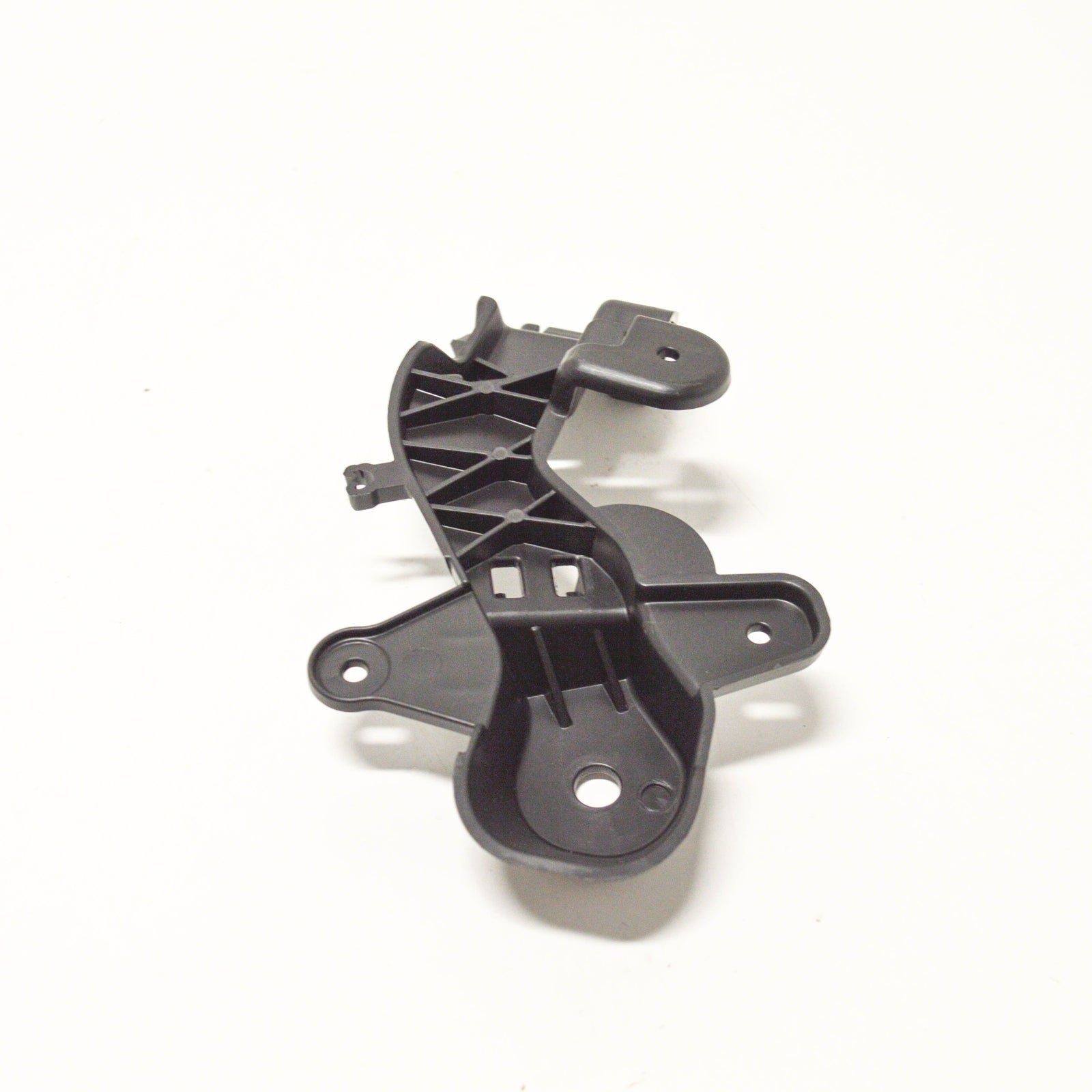 NEW MERCEDES BENZ C W205 REAR BUMPER LEFT BRACKET HOLDER A2058851914 ORIGINAL